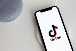 tiktok, aplicación, iphone, teléfono, redes sociales, el iphone 11, smartphone, tecnología, tiktok, tiktok, tiktok, tiktok, tiktok