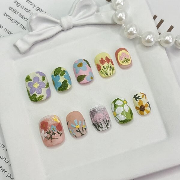 Short Fake Nails Hand Painted - 3D Floral Art Fake Nails