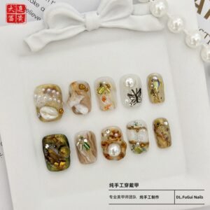 Exquisite short fake nails/press on nails suitable for office and daily life